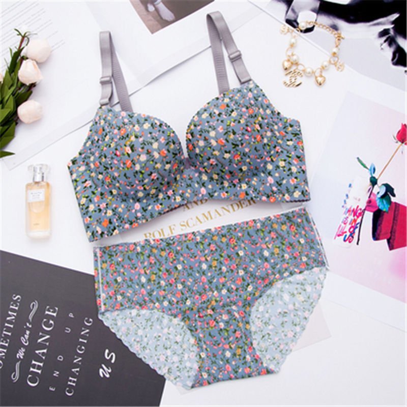 Double Padded Flower Design Bra & Underwear Set — view 2